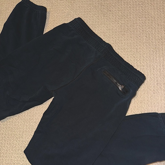 Lululemon sweatpants size 6 low rise - Picture 1 of 5